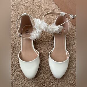 White Floral Ankle-Strap Girl’s size 2 Dress Flats